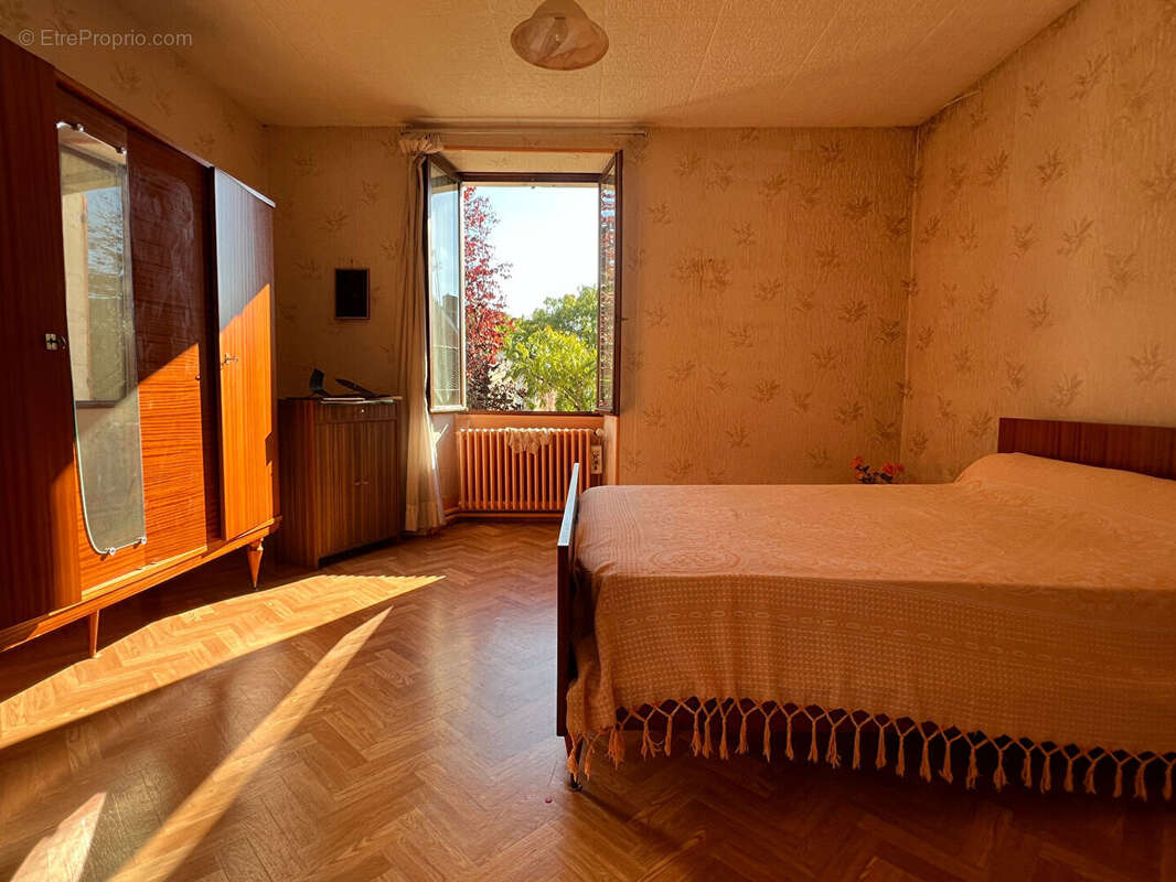 Maison à CHAPELLE-VIVIERS