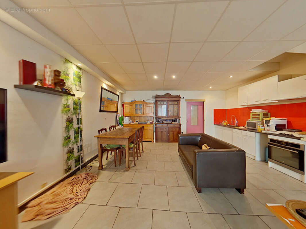 Maison à AVAILLES-LIMOUZINE