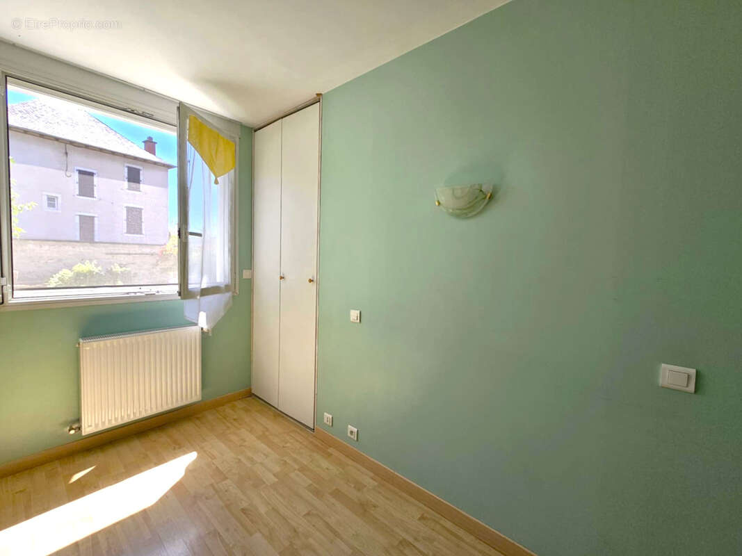 Maison à ONET-LE-CHATEAU