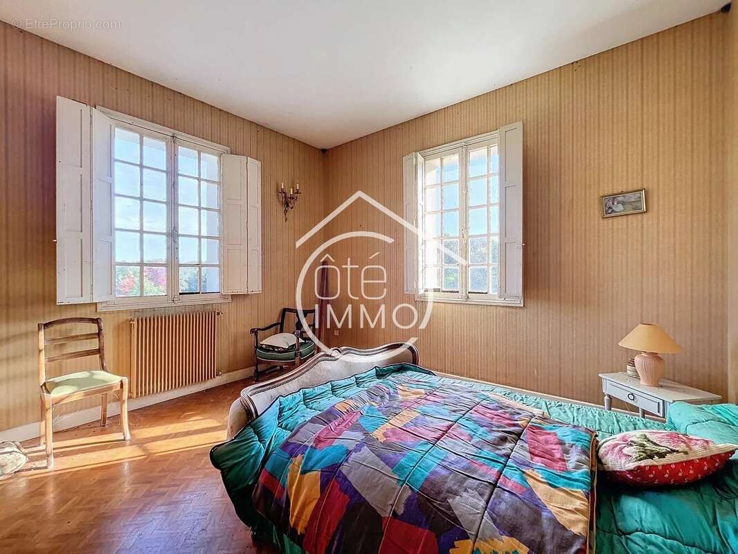 Maison à SAINT-EMILION