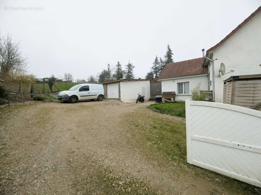 Maison à EMBRY