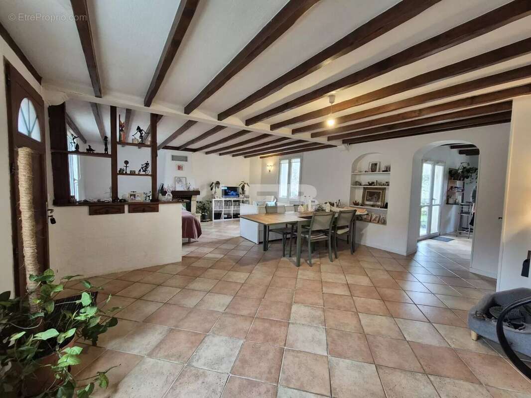 Maison à MORTEFONTAINE