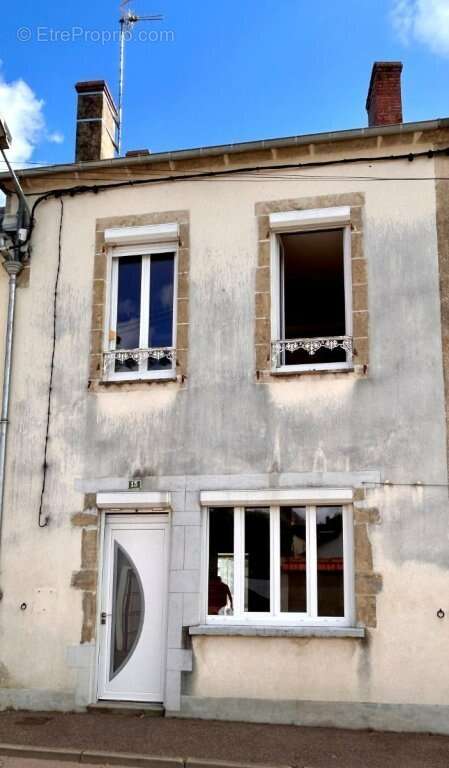 Maison de village toutes commodites - 5 pièces - garages - terrain 916 m2 - photo 4