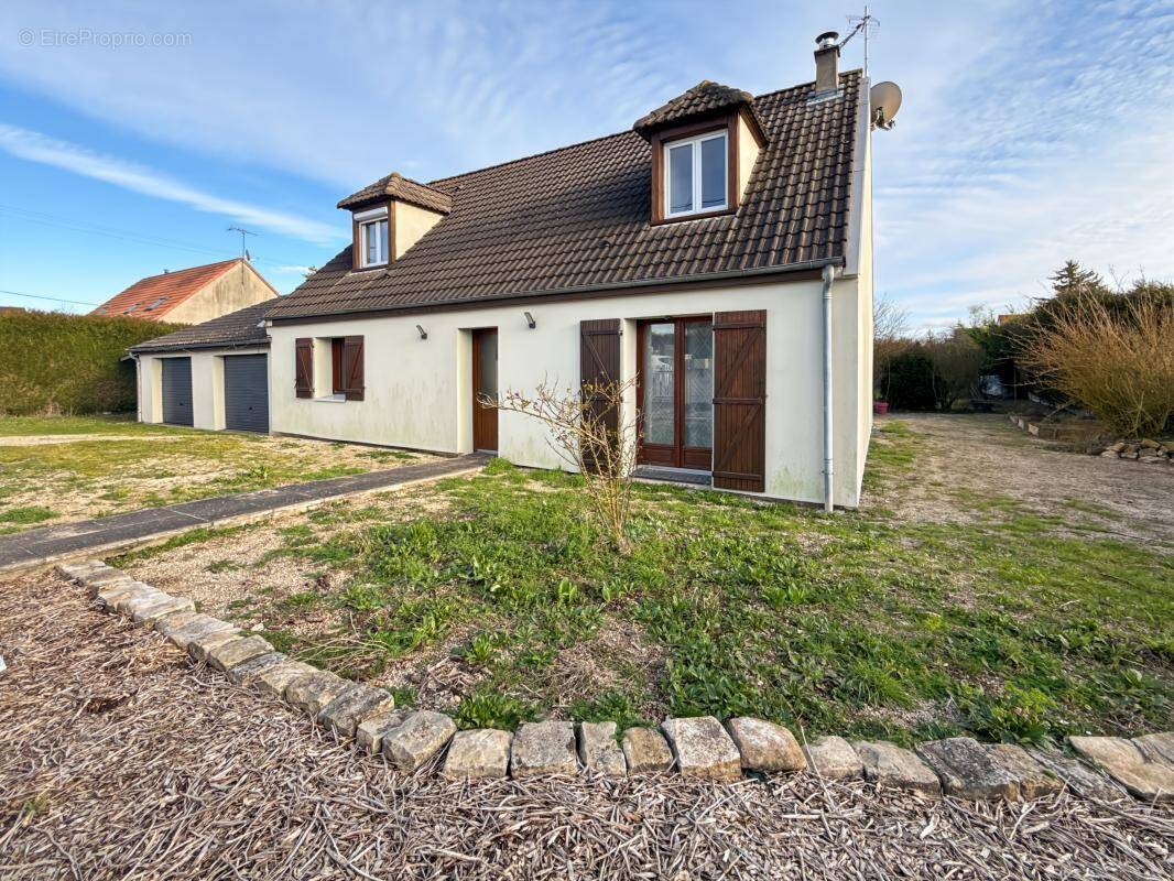 Maison à SOUGY