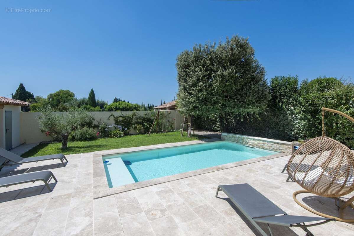 Maison 170 m² à Salon-De-Provence  - photo 2