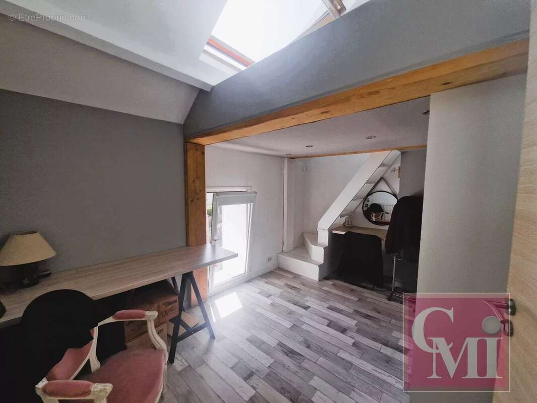 Maison à BRUYERES-LE-CHATEL