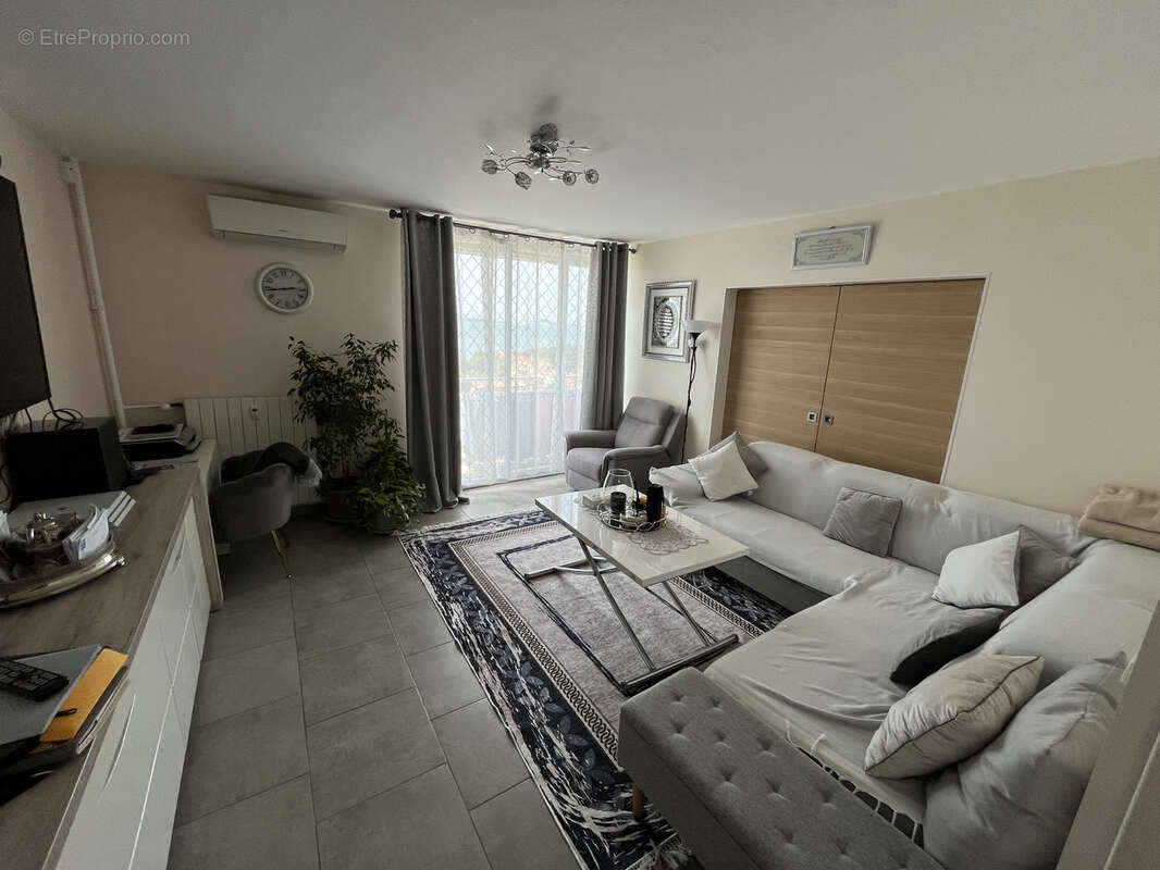 Appartement à PORT-DE-BOUC