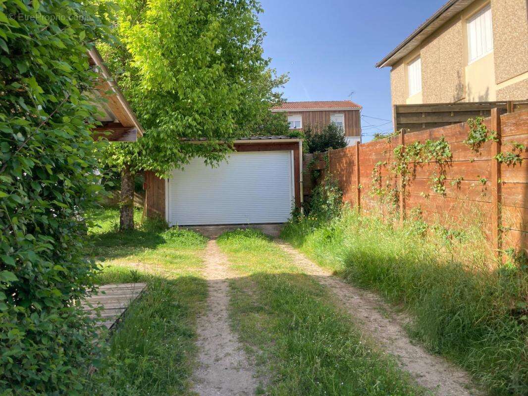 Maison à GUITRES