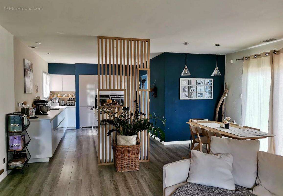 Maison à BELLEGARDE