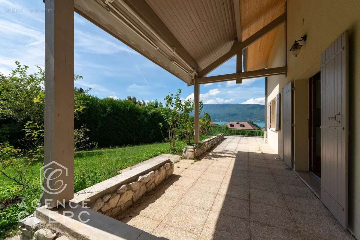 Maison à VEYRIER-DU-LAC