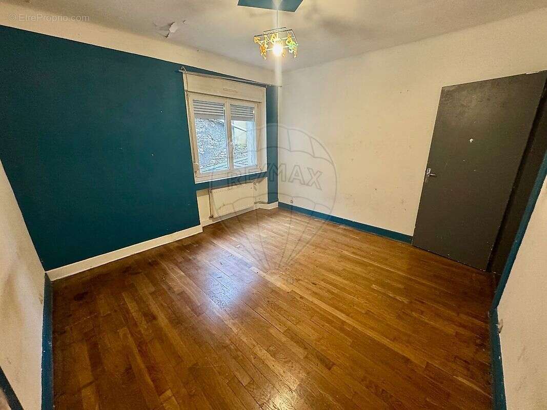 Maison à SERROUVILLE