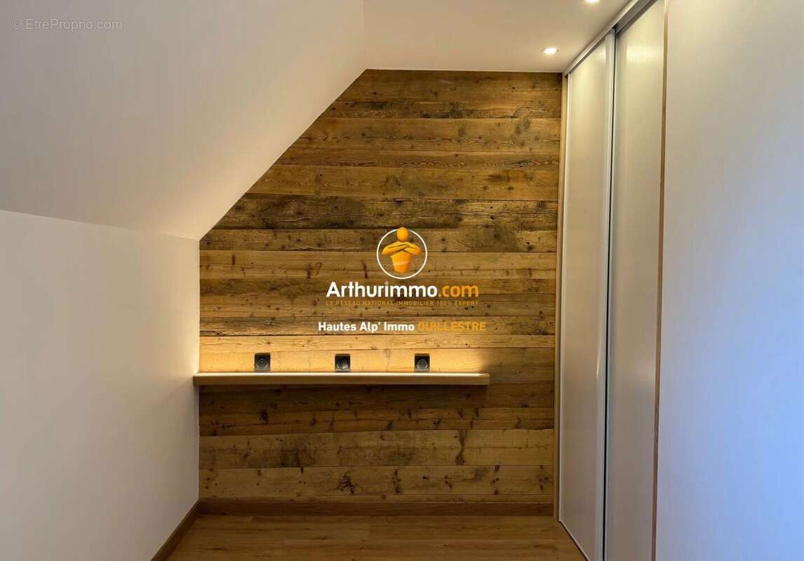 Appartement à EYGLIERS