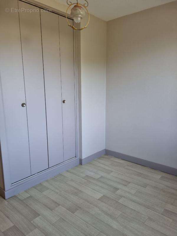 Maison salon sejour cheminee insert, 3 chambres et veranda - photo 6