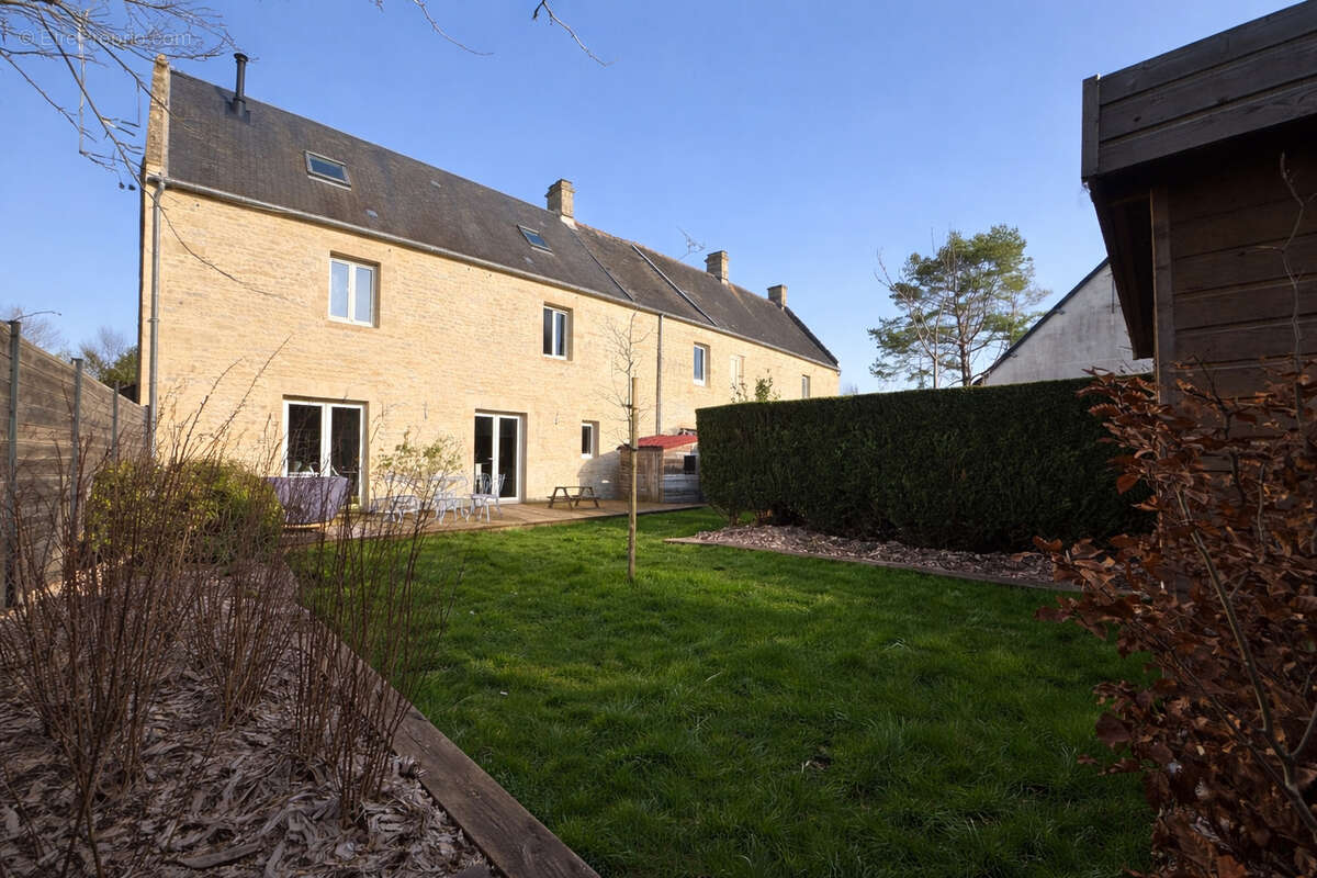 Maison à FONTAINE-HENRY