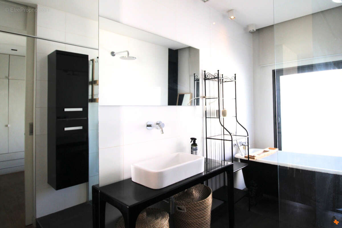 Appartement à MARSEILLE-8E