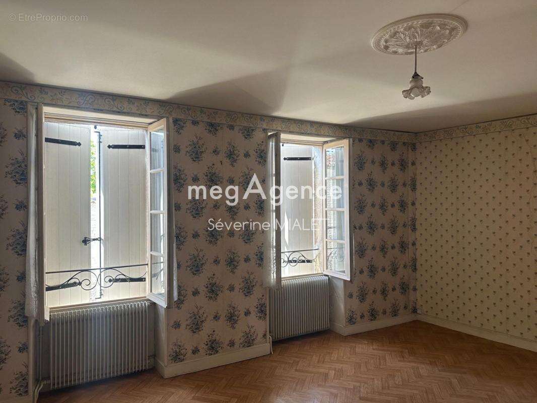 Maison Salles d'Angles (16130) 111m² - photo 5
