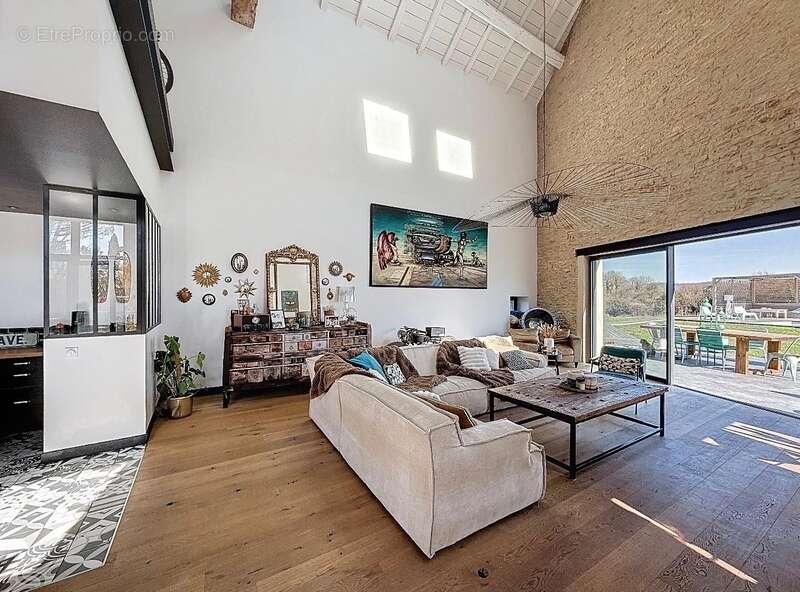 Maison à SAINT-MARCEL-BEL-ACCUEIL