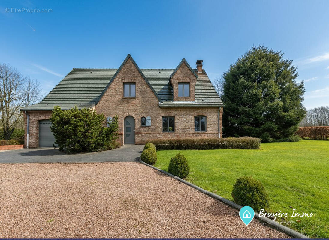 Maison à MONDREPUIS