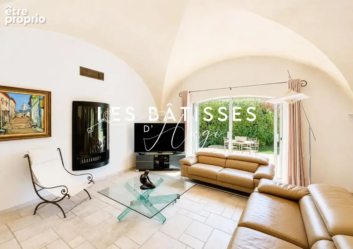 Maison 5 pièces 154 m² à vendre à Fontvieille (13990) - photo 3