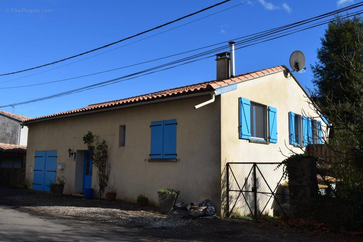 Maison à ROUVENAC