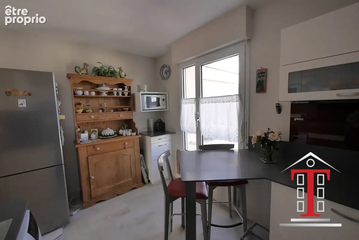 Cuisine avec coin repas