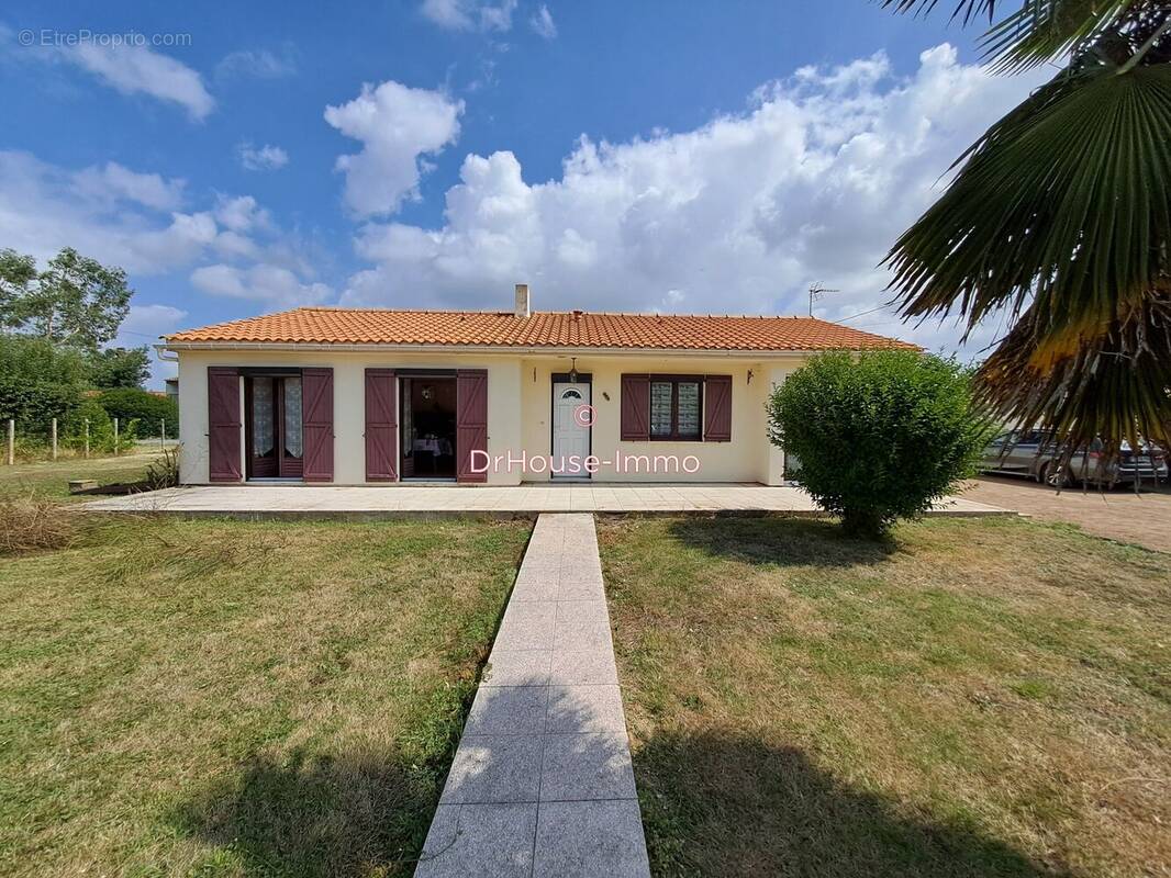 Maison à SAINT-DENIS-DU-PAYRE