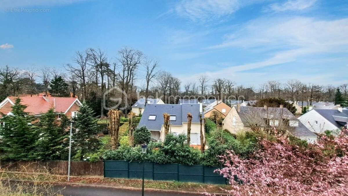 Appartement à LA CELLE-SAINT-CLOUD