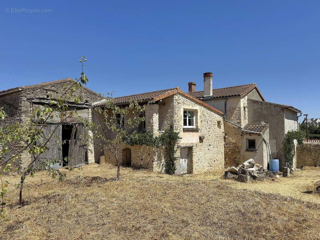 Maison 102 m² à Saint-Jacques-De-Thouars  - photo 3