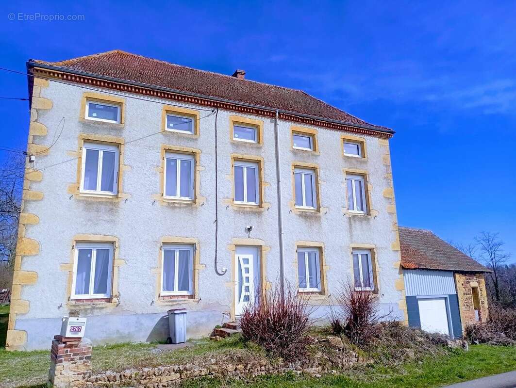 Maison à SAINT-PIERRE-LA-NOAILLE