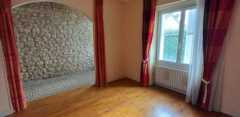 Maison à SAINT-YRIEIX-SUR-CHARENTE