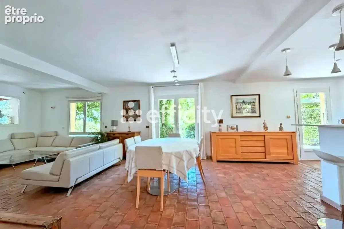 Maison 6 pièces 207 m² à vendre à Aubagne (13400) - photo 10