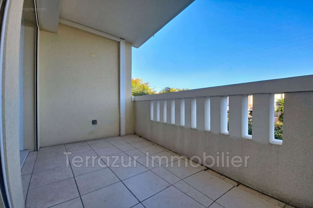 Appartement à VALLAURIS