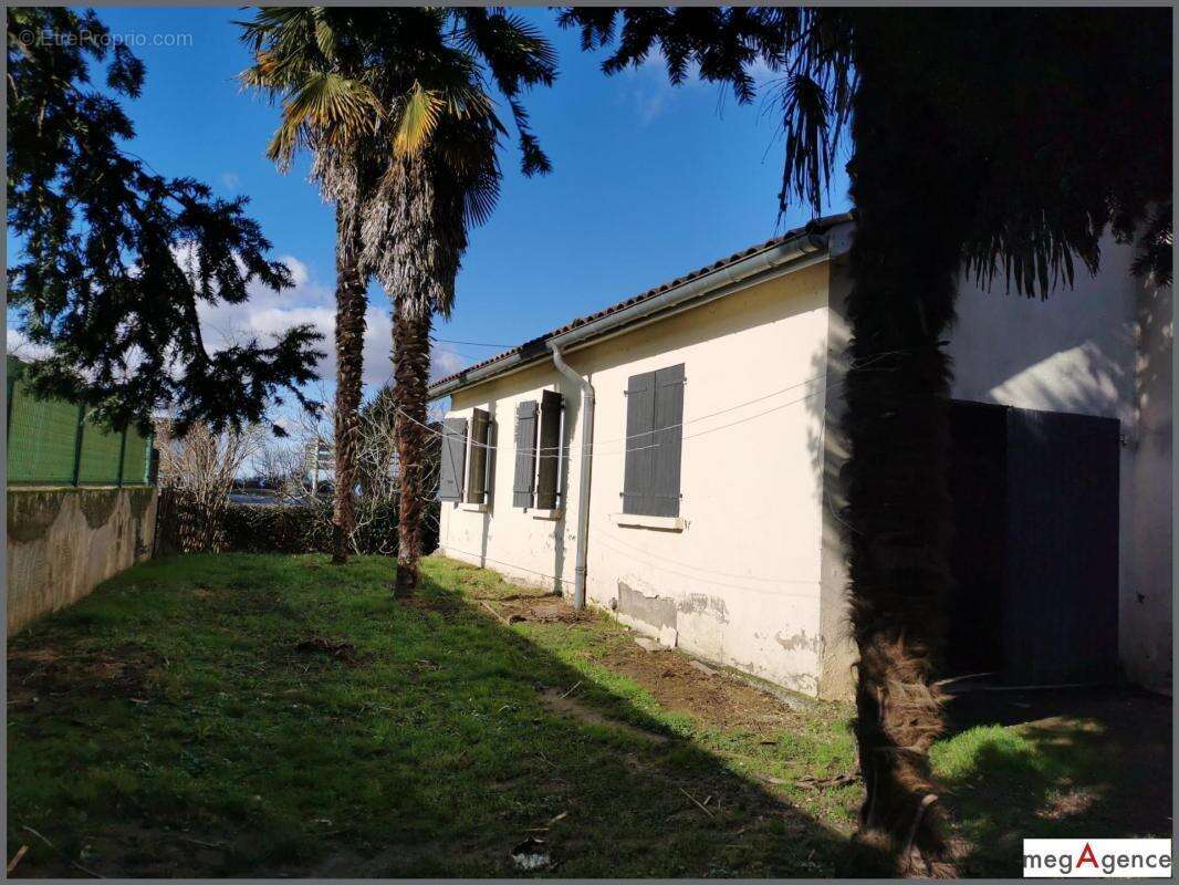 Maison à CAHUZAC-SUR-ADOUR