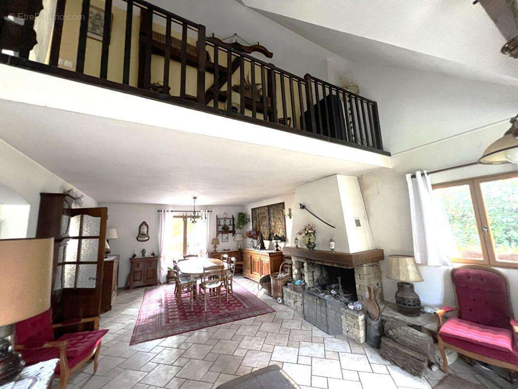 Maison à THOIRY