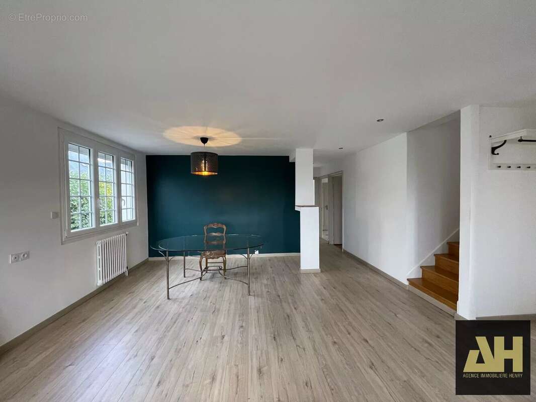 Maison à LE RELECQ-KERHUON