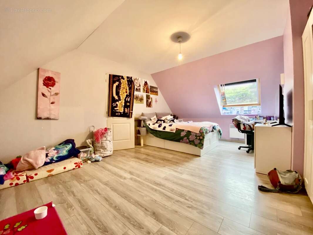 Maison à FONTAINE-SOUS-JOUY