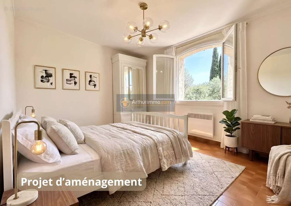 Maison à ROQUEBRUNE-SUR-ARGENS