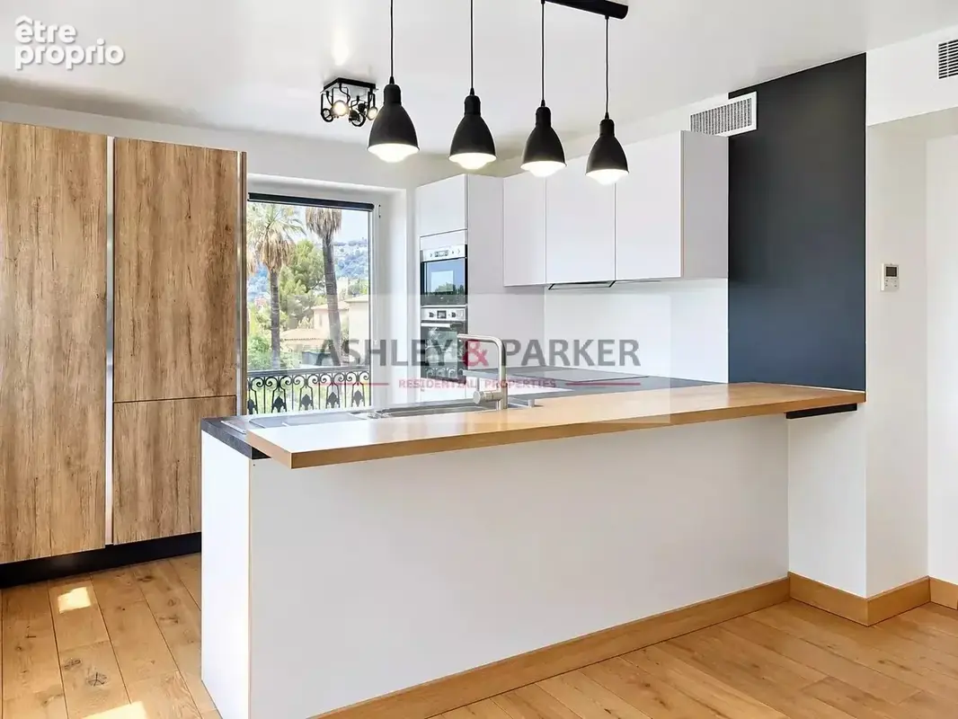 NICE GAIRAUT – VILLA LAETITIA – Appartement 4 pièces de caractère avec volumes, mezzanine, vue verdure et extérieur à aménager - photo 4