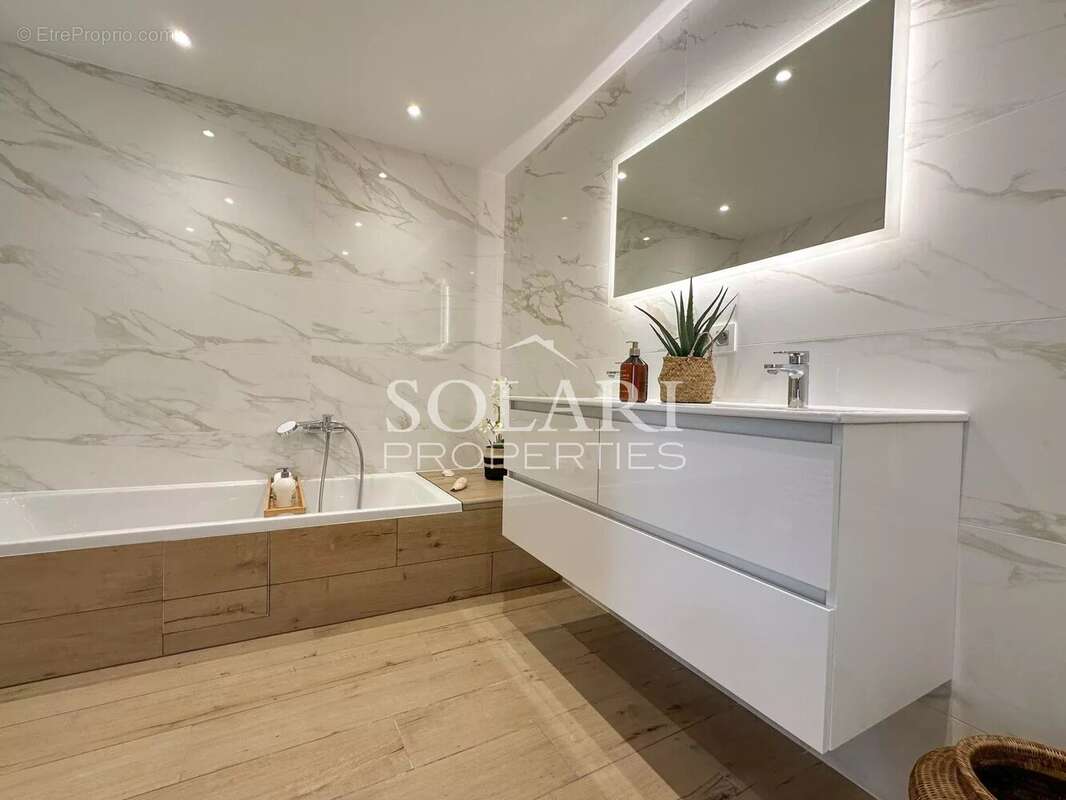 Appartement à LES ADRETS-DE-L'ESTEREL