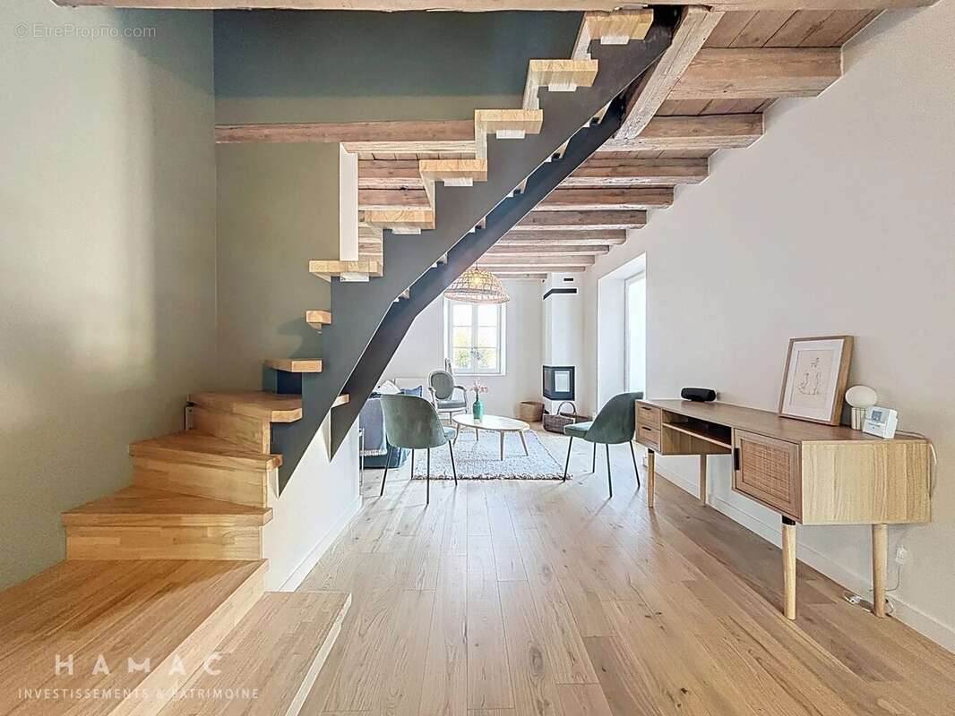 Maison à SAINTE-FOY-LES-LYON