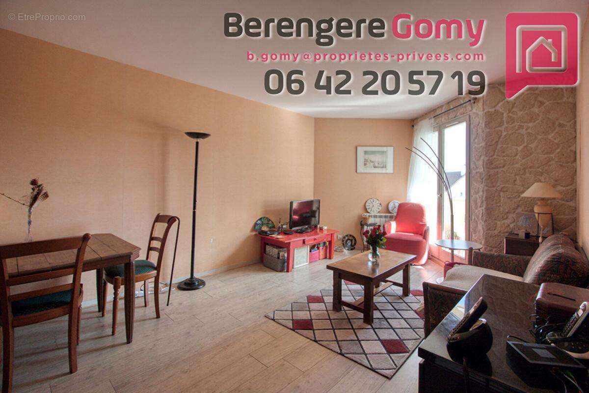 Appartement à BEAUCHAMP