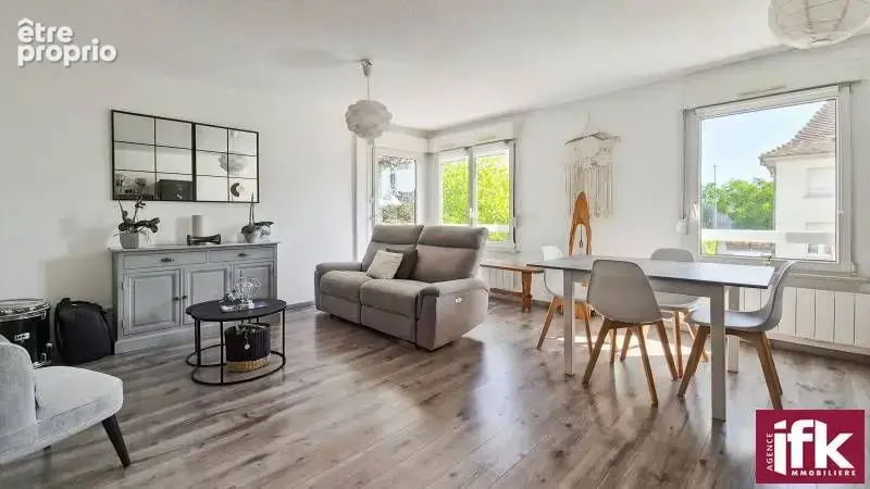 T3 en duplex de 62 m² avec 2 balcons, 2 parkings et cave - photo 3