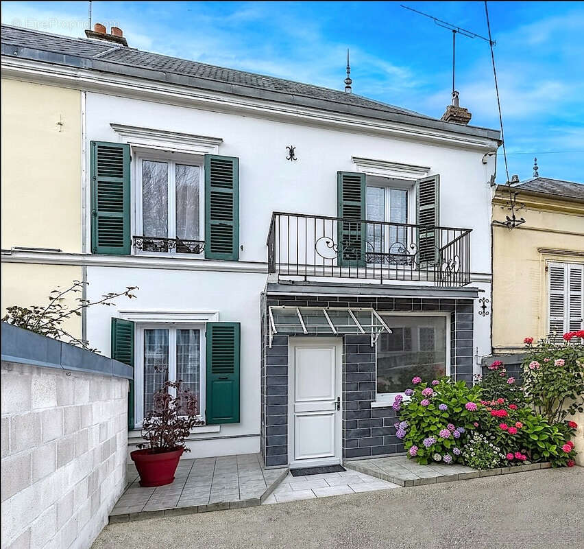 Maison à MERU