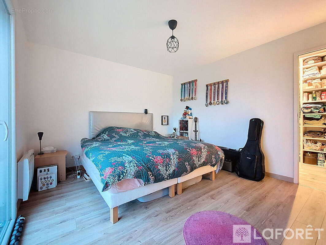 Maison à SAINT-GEORGES-DES-GARDES