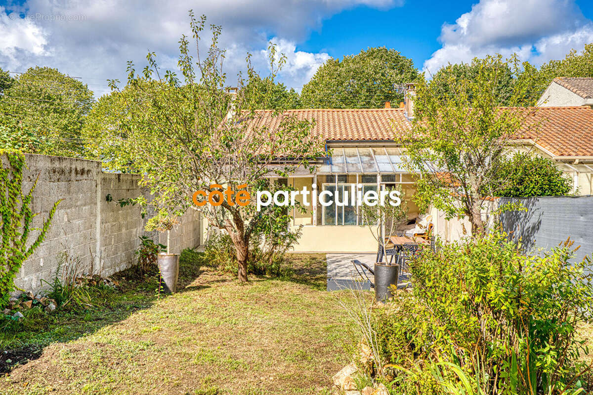 La roche sur yon -- maison 3 chambres --  90 m2  -- grand garage-- sous sol -- limite pentagone*--* - photo 17