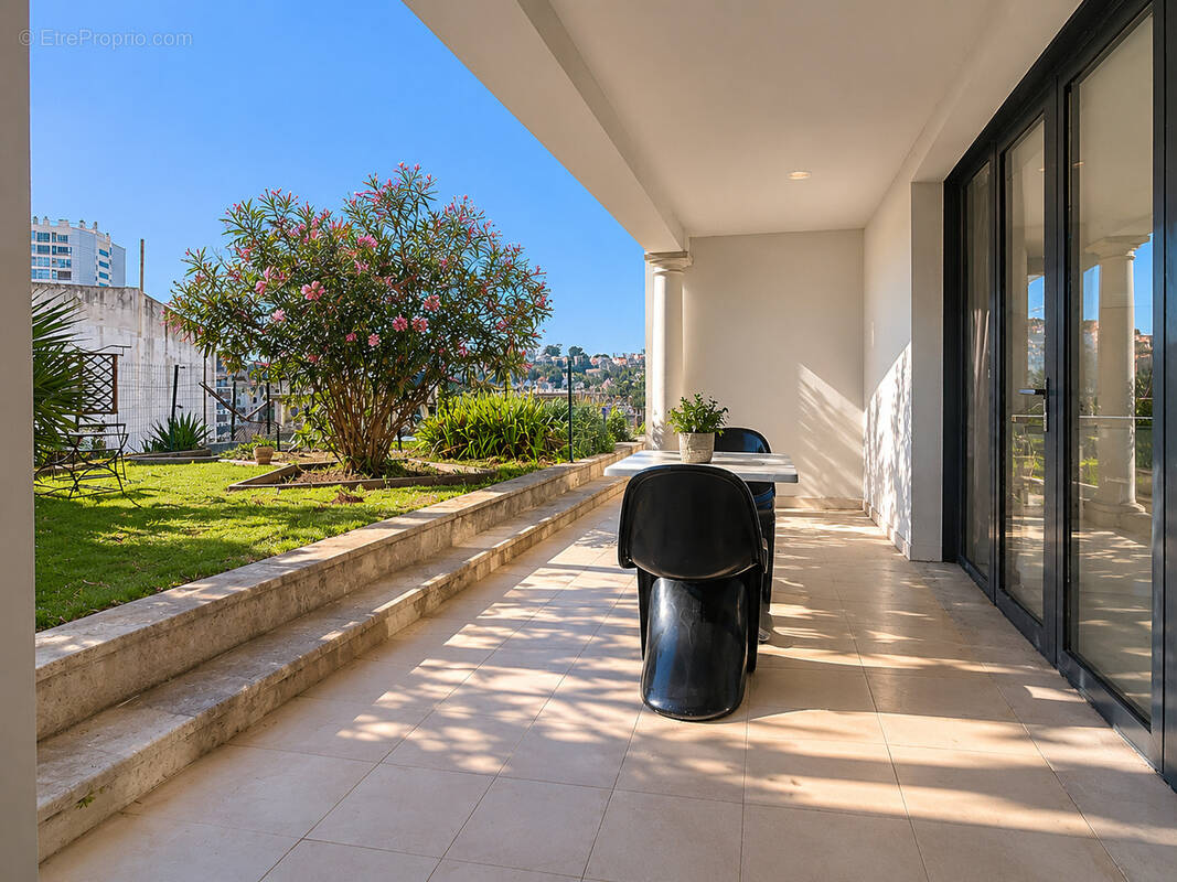 Appartement à CARRY-LE-ROUET