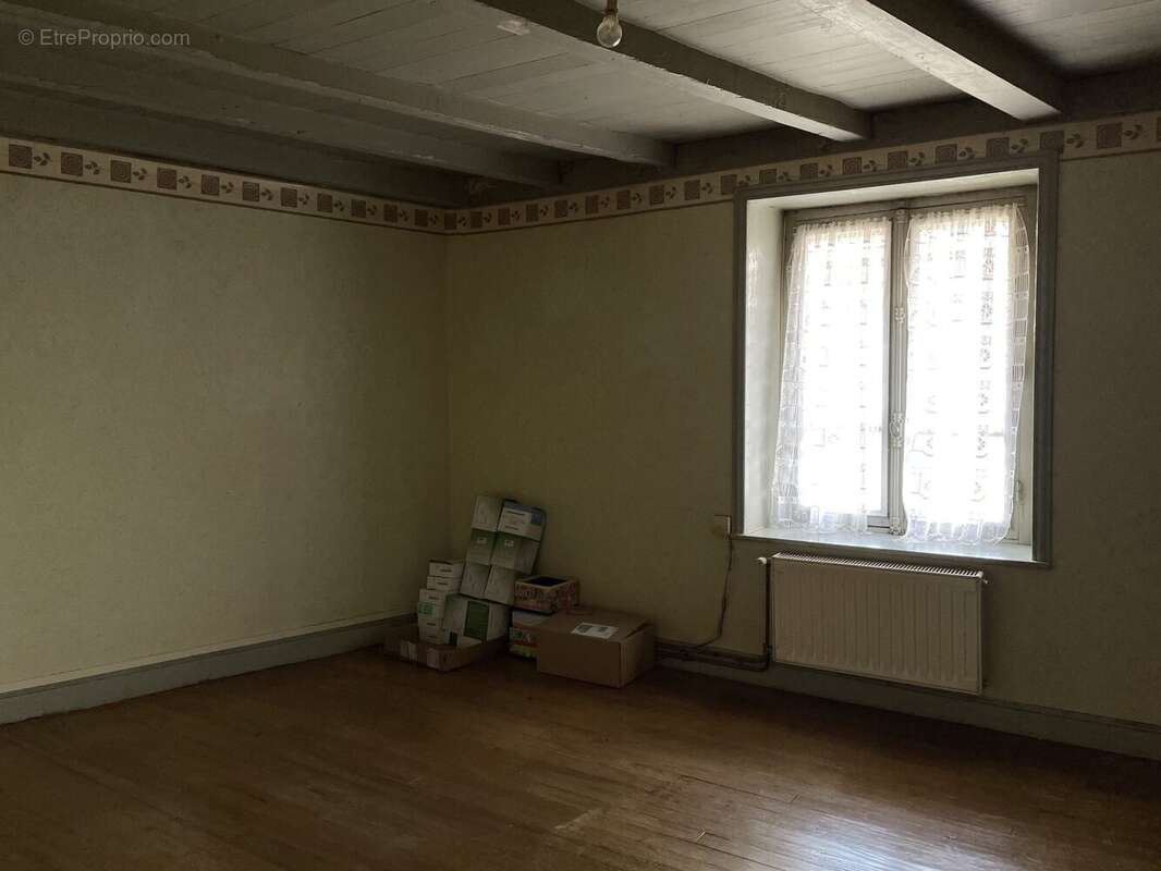 Maison à BEAUJEU