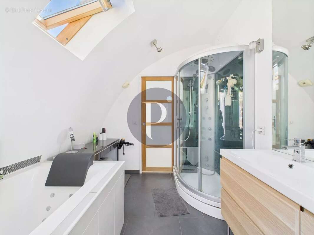 Maison à LE PLESSIS-ROBINSON