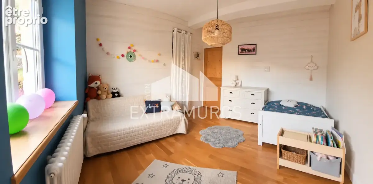 A vendre au coeur du bourg de courzieu maison ancienne renovee  de 120 m2 avec terrasse + annexes - photo 4