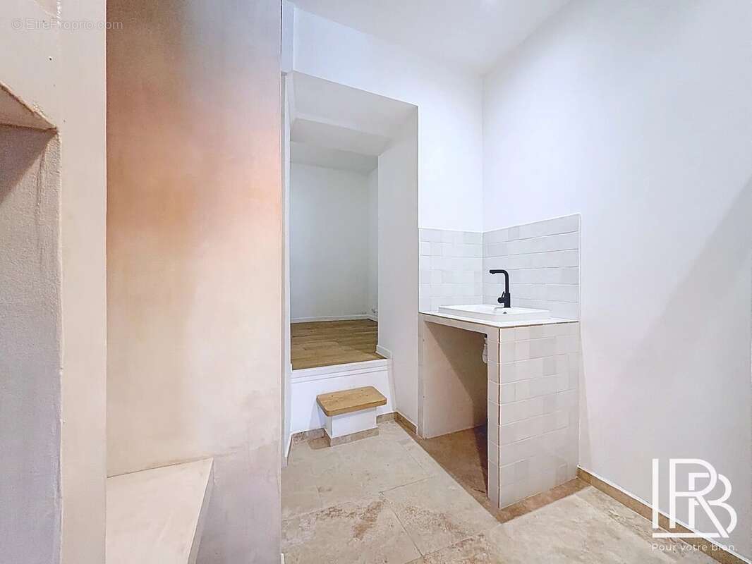 Appartement à MARSEILLE-6E